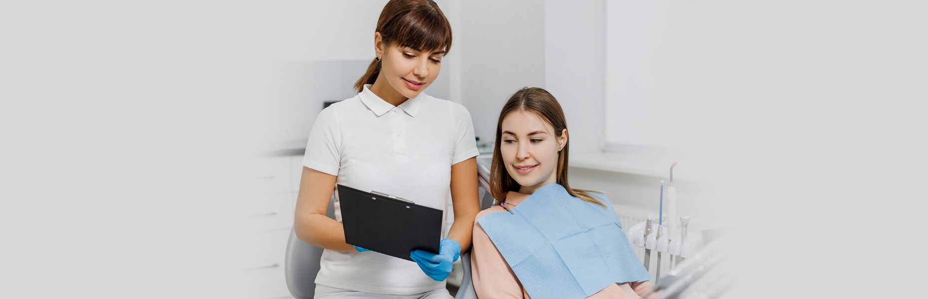 Choosing the Right Cosmetic Dentist: Tips for a Successful Smile Transformation